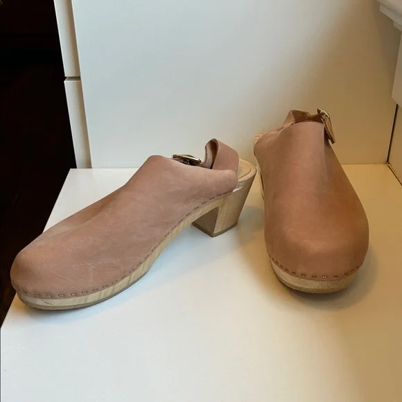 Bryr Blush Pink Leather Clogs - Picture 1 of 6